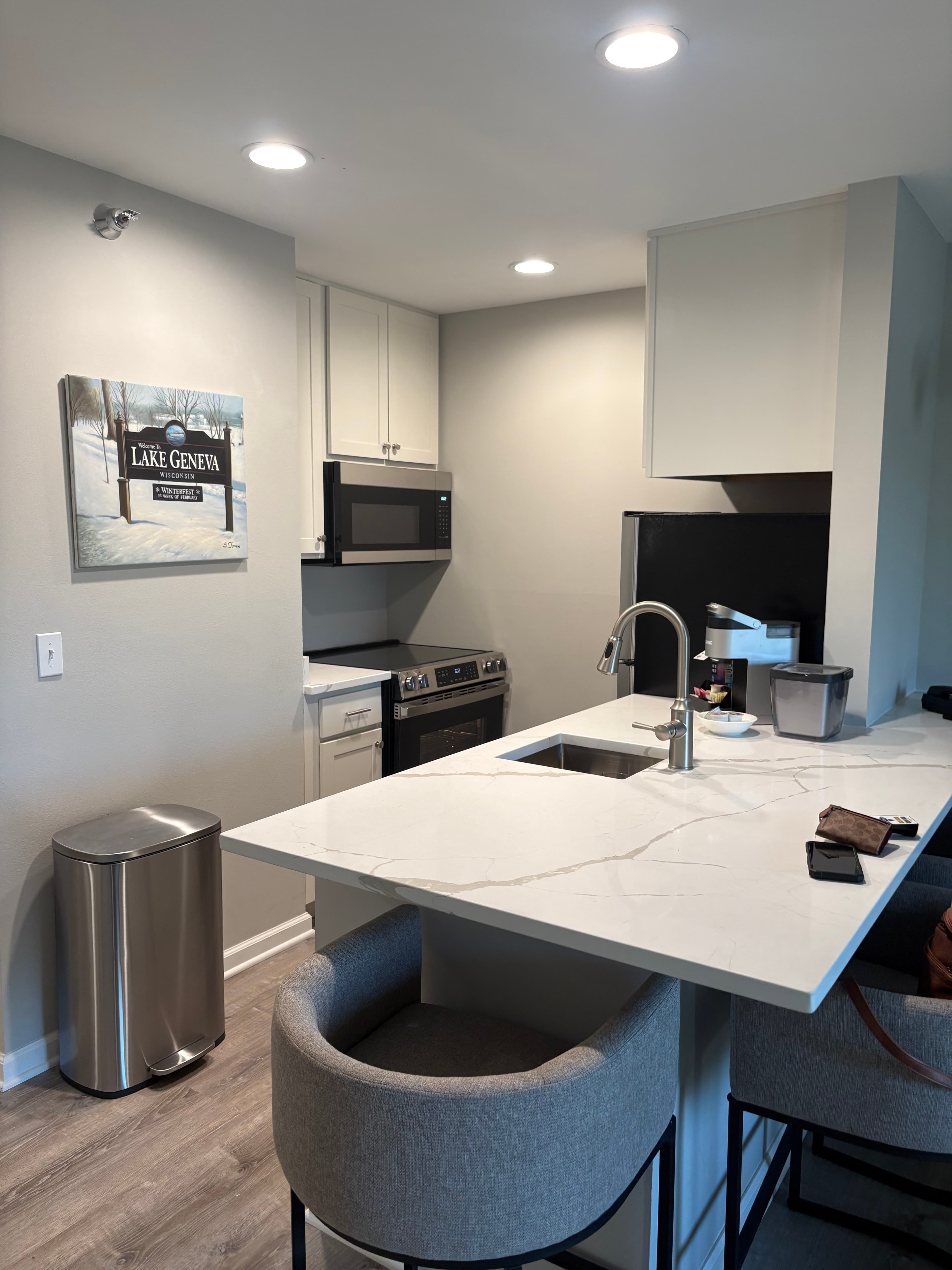 Lake Geneva condo — Remodels — view 6